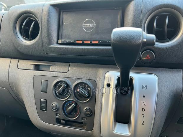 Nissan Caravan (Urvan) 2018 White - thumbnail 5