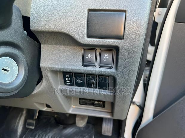 Nissan Caravan (Urvan) 2018 White - thumbnail 6