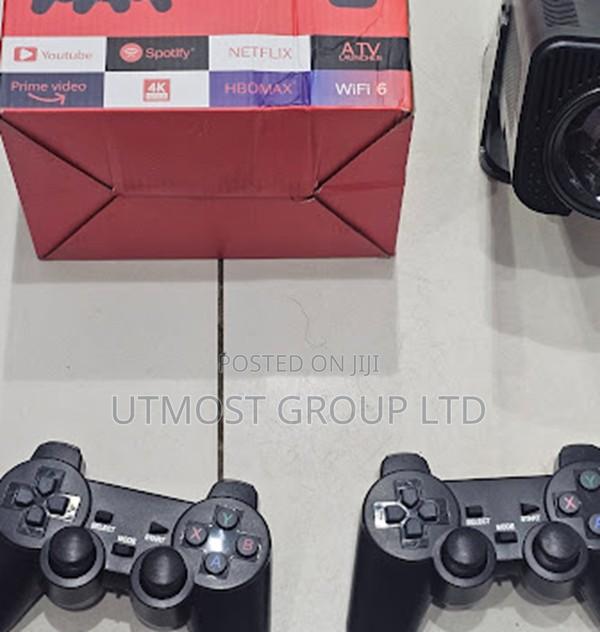 Hy320 Smart Projector With Built in Gaming Console - main view