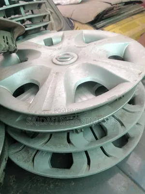 Wheelcaps Nissan March