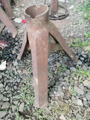 Tripod Stand for Motor Vehicles
