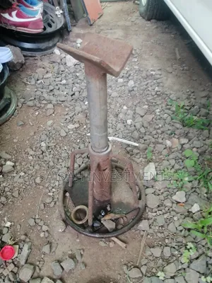 Tripod Stand for Motor Vehicles