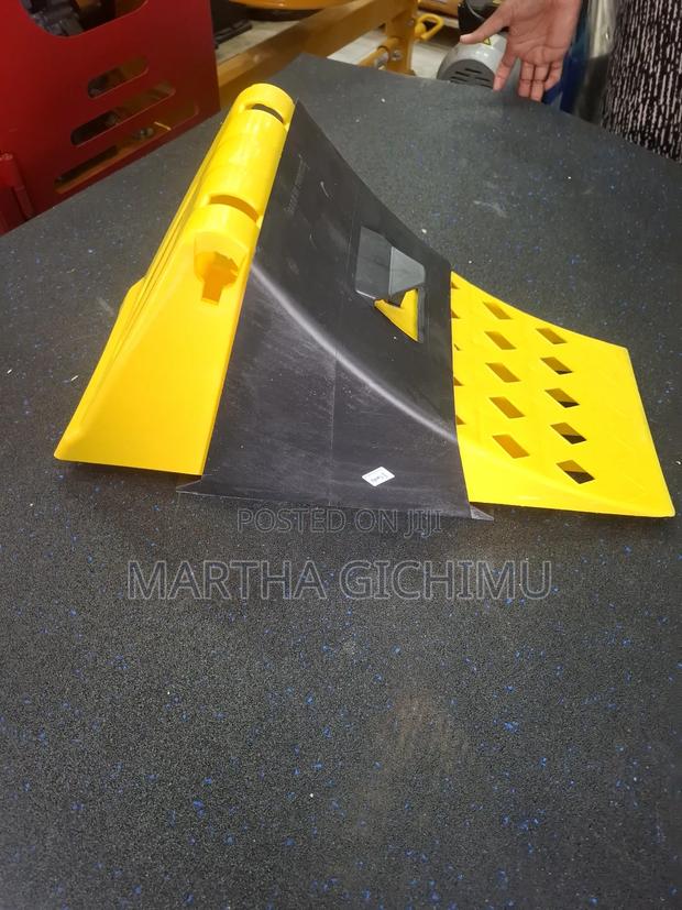 Wheel  Chock - thumbnail 3
