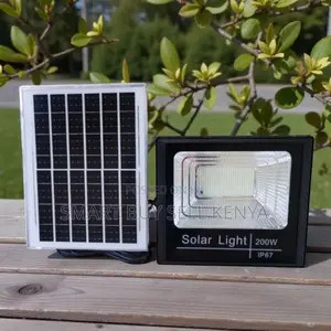 200watts Ip67 Waterproof Solar Flood Light With Large Battery Capacity