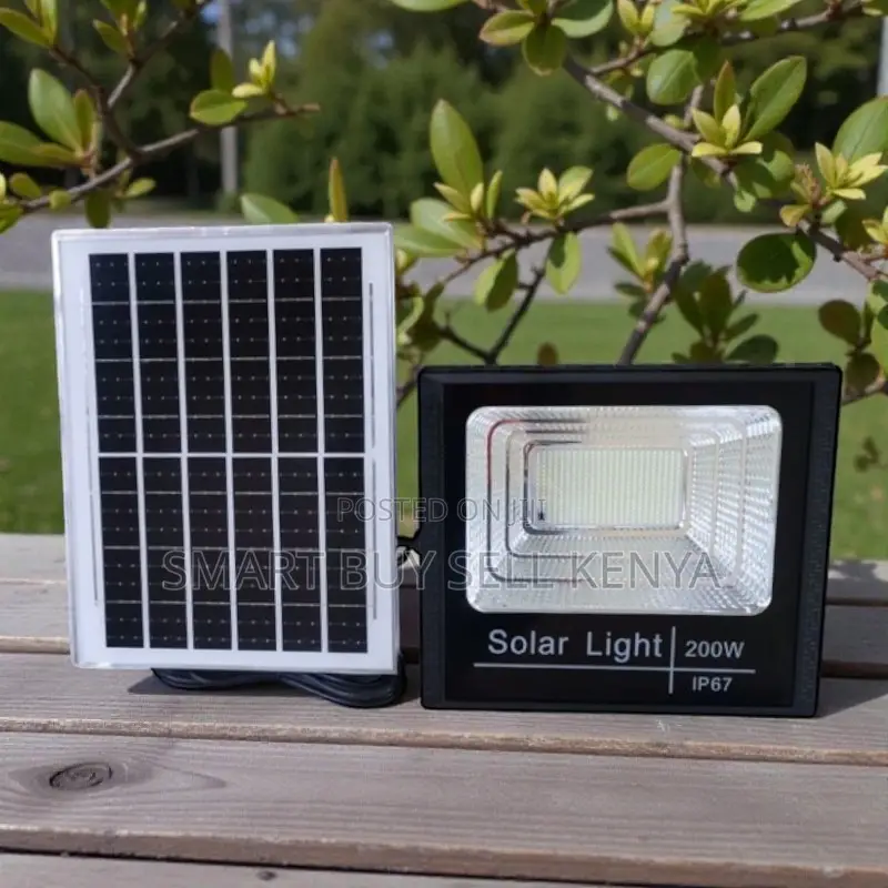 200watts Ip67 Waterproof Solar Flood Light With Large Battery Capacity