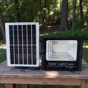 200w Solar Flood Light Ip67 Waterproof Long Battery Life Automatic