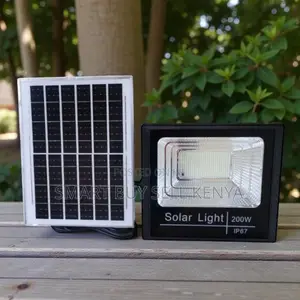 Reliable 200w Solar Flood Light Lamp Ip67 Waterproof for Compound Use