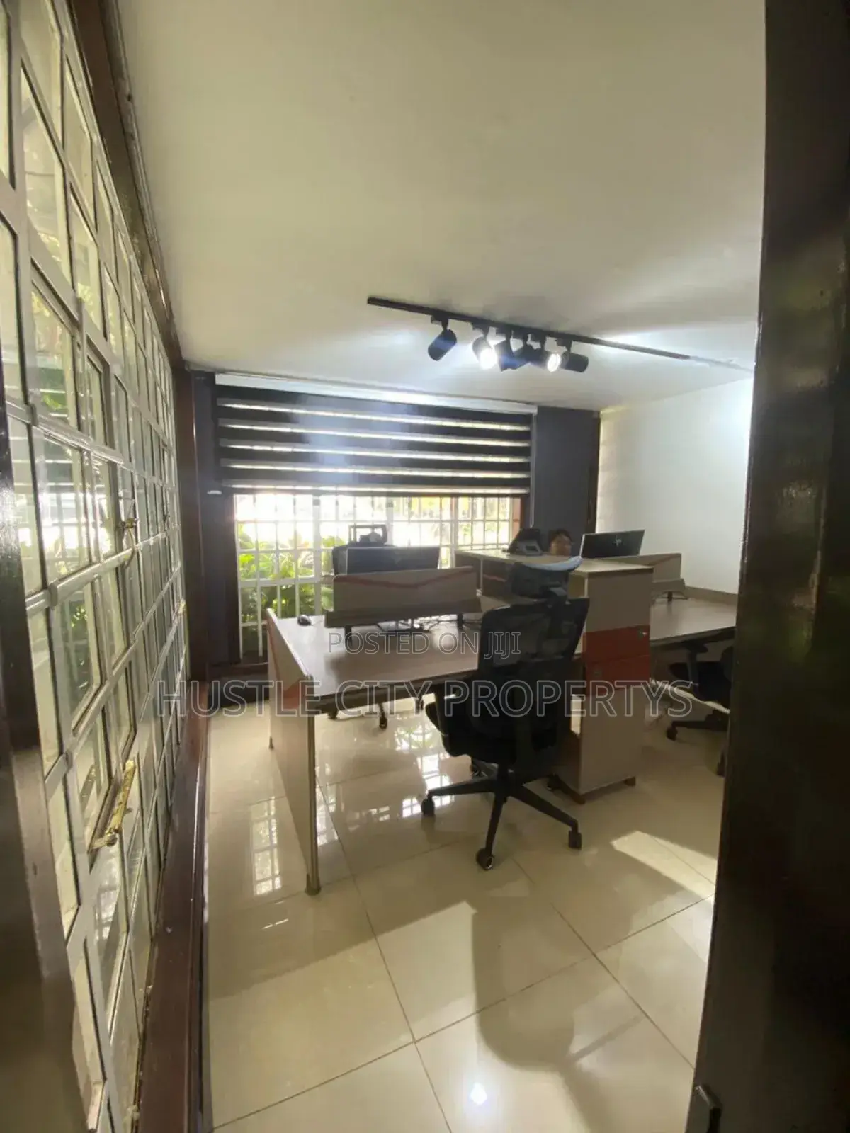 Furnished 4bdrm Block of Flats in Macurra Garden, Parklands/Highridge