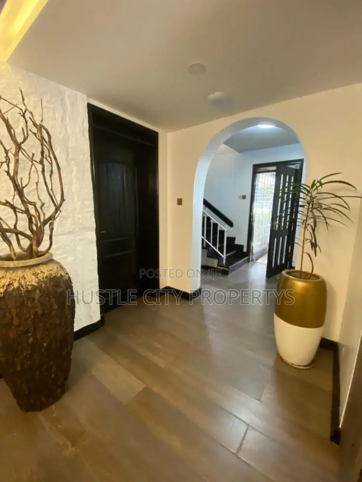 Furnished 4bdrm Block of Flats in Macurra Garden, Parklands/Highridge