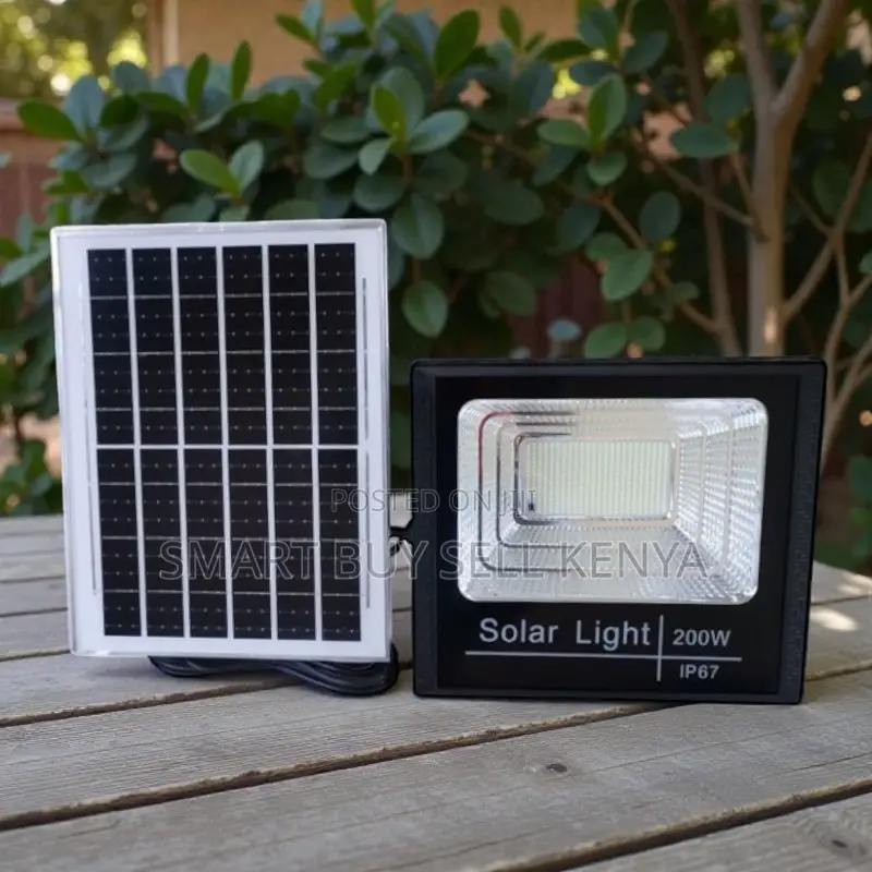 Ip67 Waterproof 200w Solar Flood Light Lamp Hassle- Free Installation