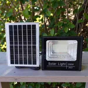 Ip67 Waterproof 200w Solar Flood Light Superior Bright Outdoor Lamp