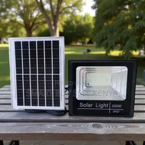 200w Solar Powered Flood Light Ip67 Waterproof Rustproof Casing