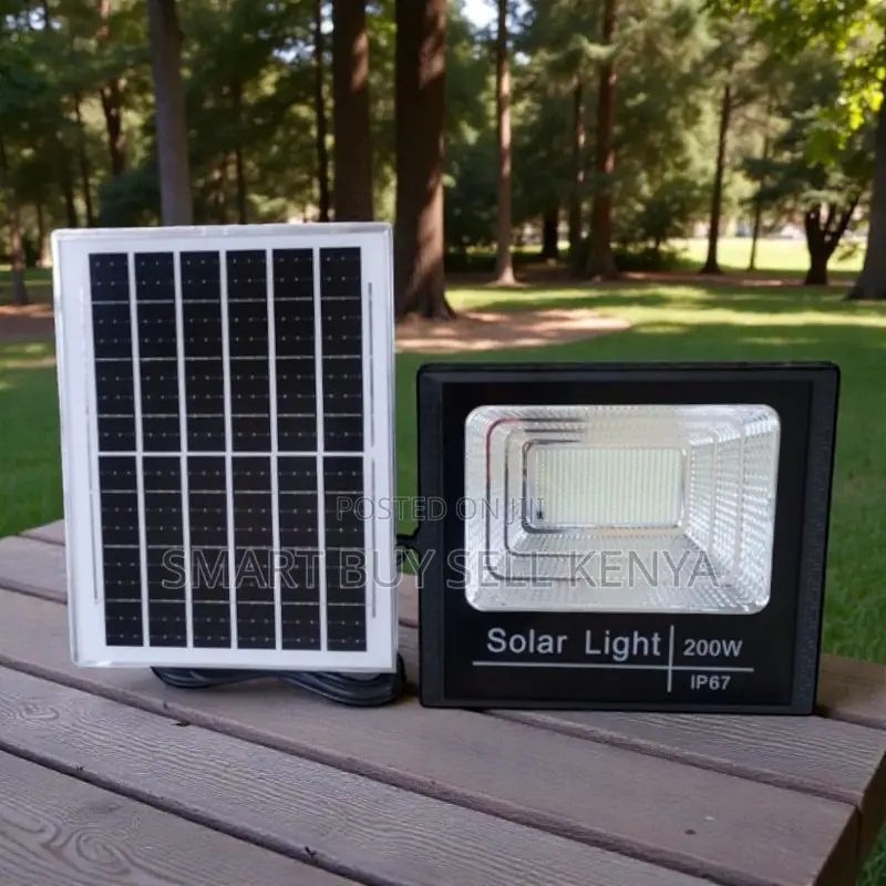 200w Solar Powered Flood Light Lamp With Light Sensor Auto on/Off