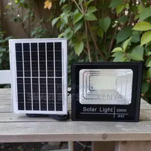 200w Long Lasting Solar Flood Light With Ip67 Waterproof Rating