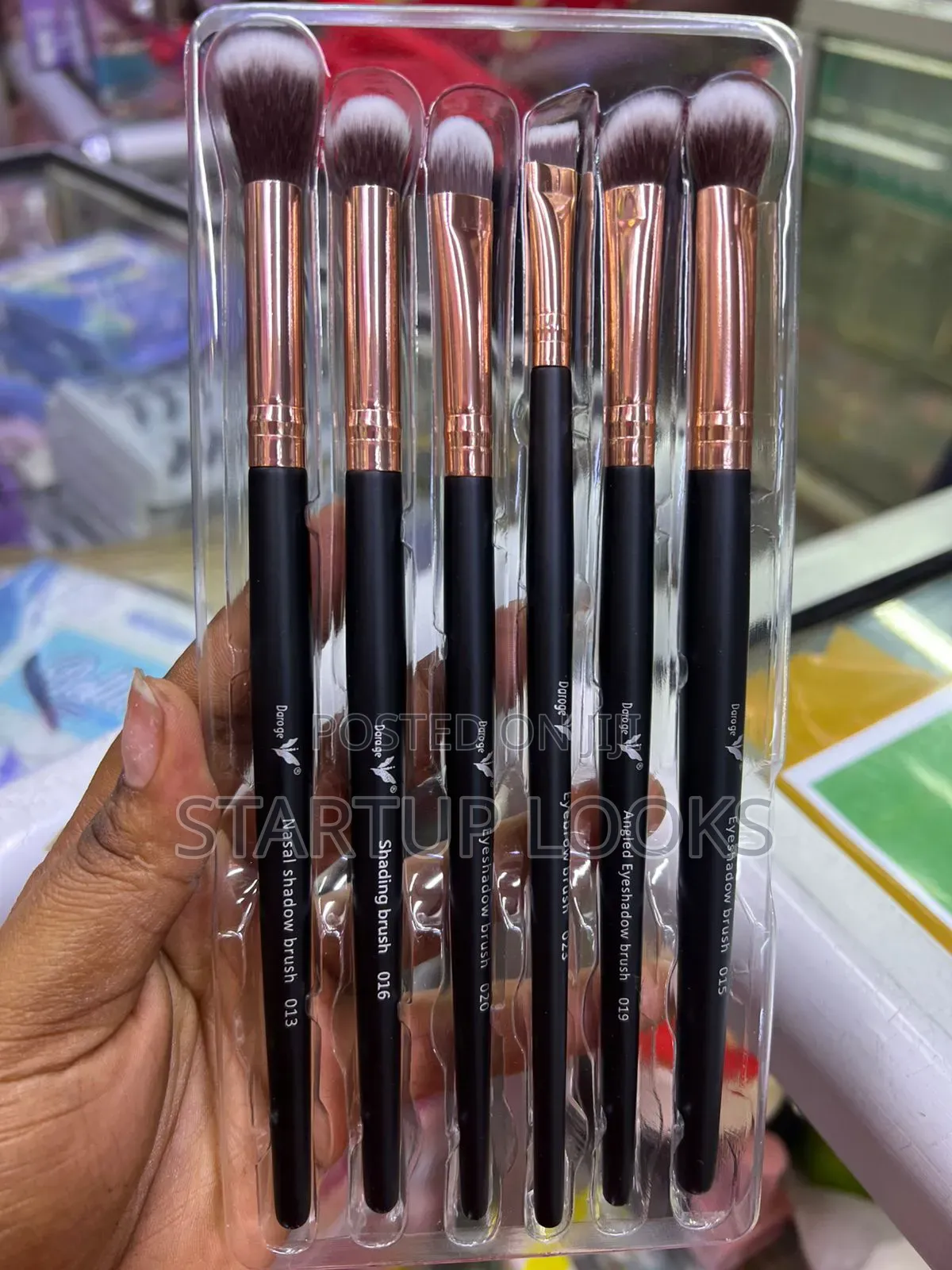 Daroge Makeup Brushes Multi Functional + Free Setting Spray