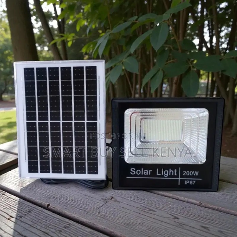 Energy Saving Ip67 200w Solar Flood Light With Inbuilt Battery Power