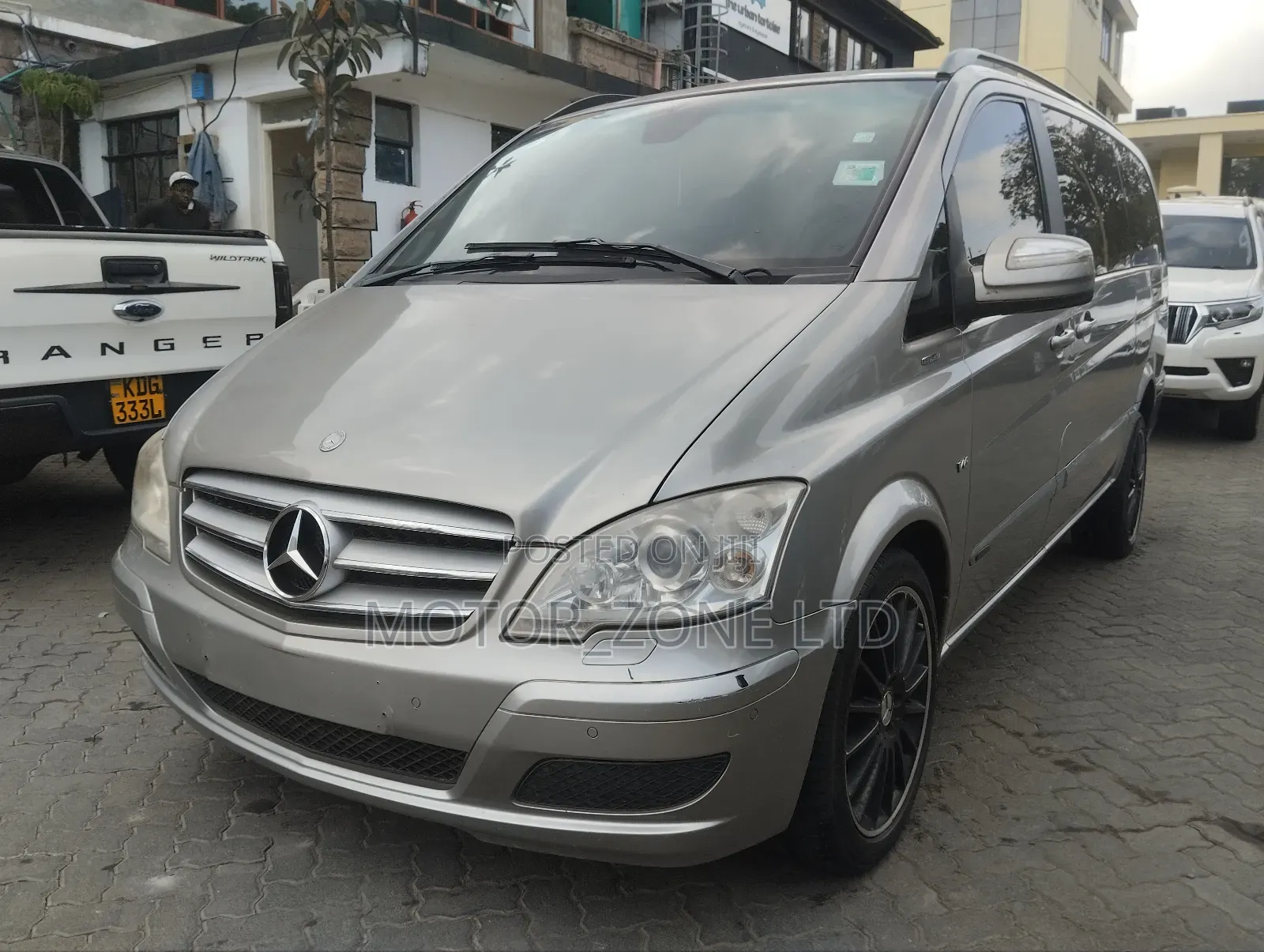 Mercedes-Benz Viano 2012 Beige