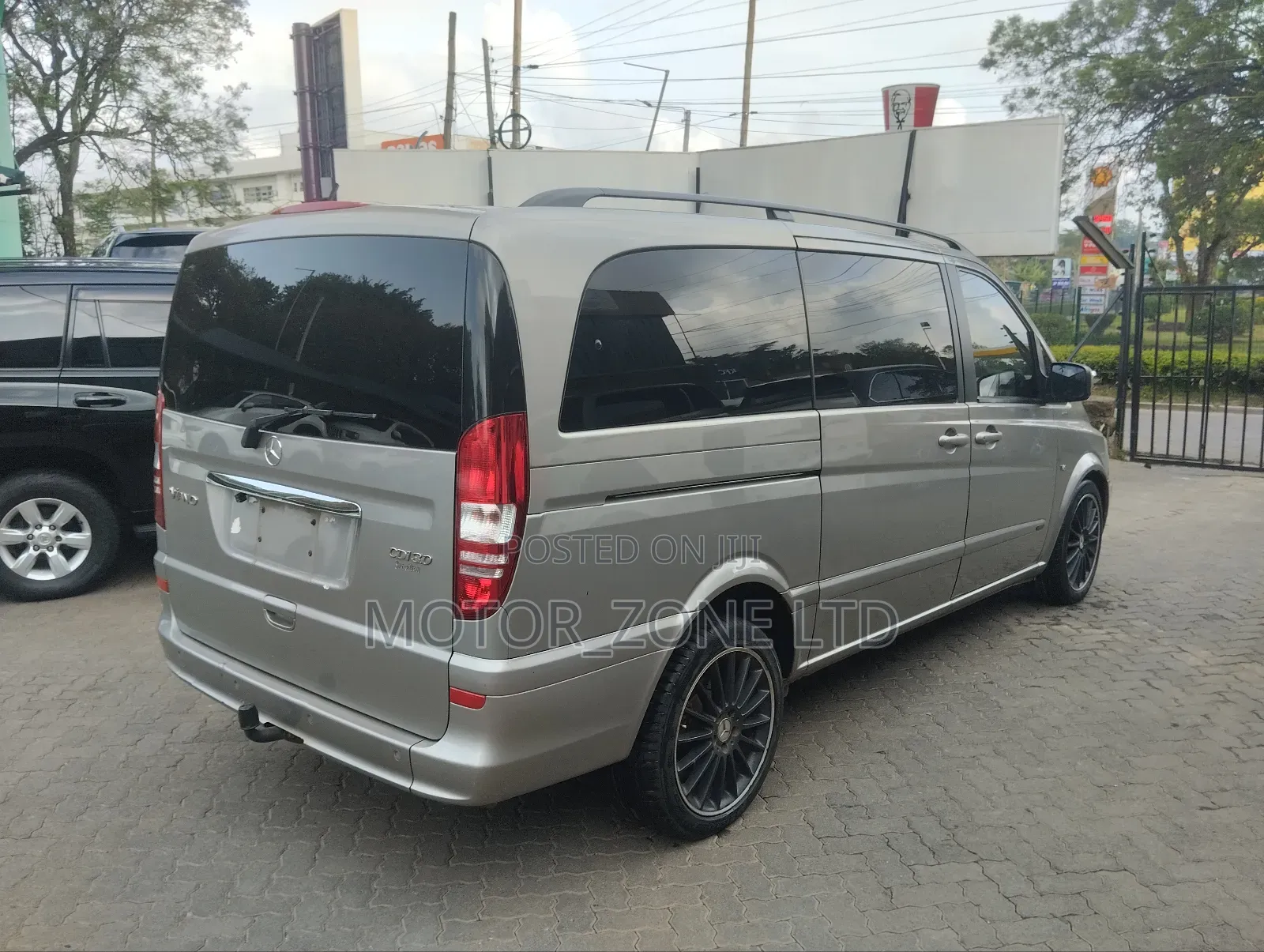 Mercedes-Benz Viano 2012 Beige
