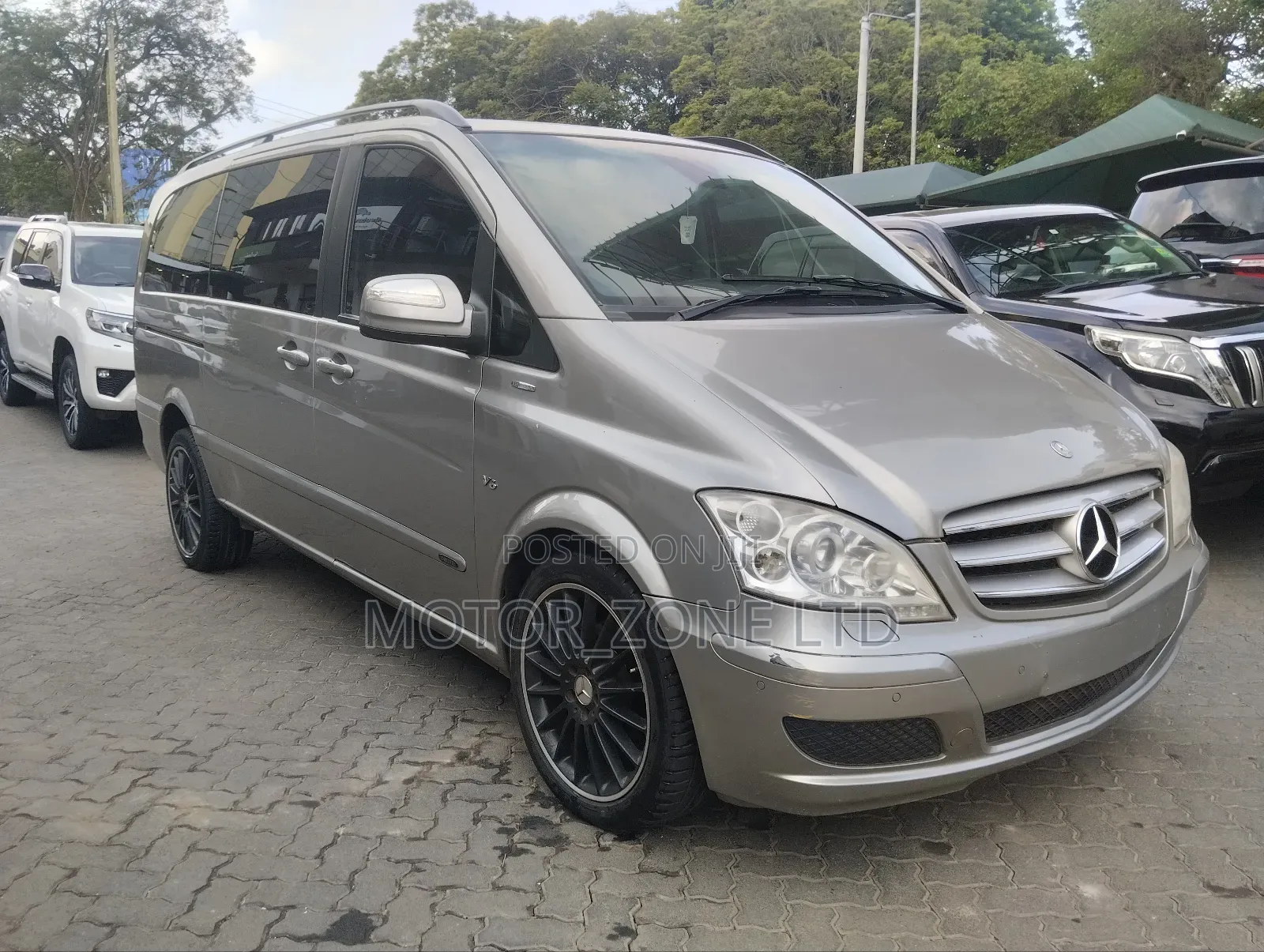 Mercedes-Benz Viano 2012 Beige