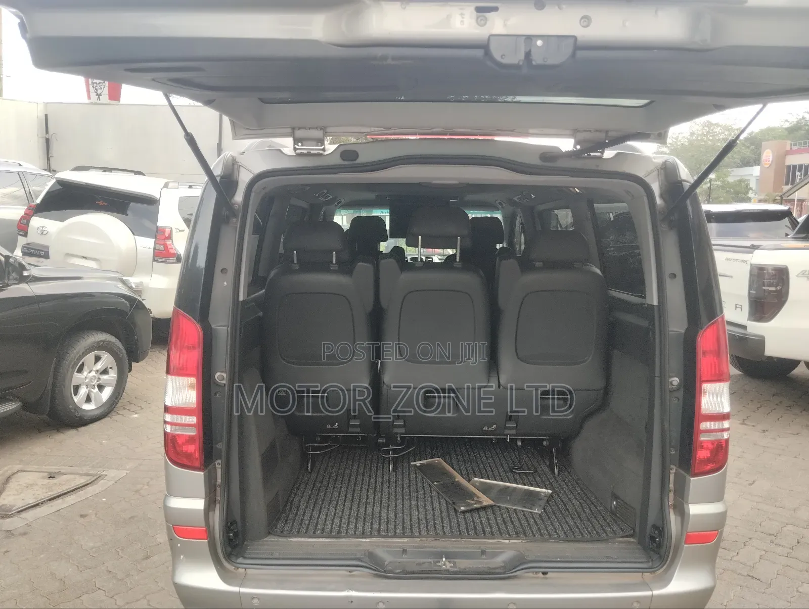 Mercedes-Benz Viano 2012 Beige