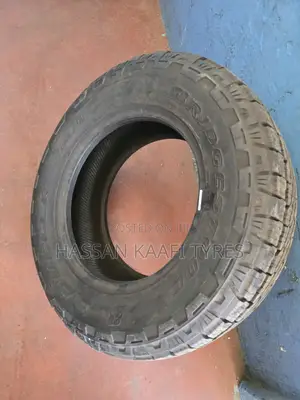 265/65r17 Bridgstone Tyre