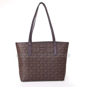 Designer Totes Well Partitioned Strong Material Can Fit Lap - thumbnail 2
