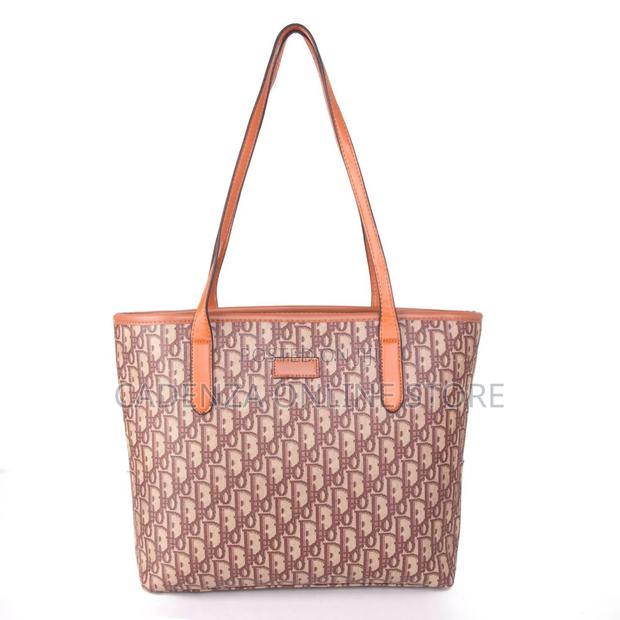 Designer Totes Well Partitioned Strong Material Can Fit Lap - thumbnail 4