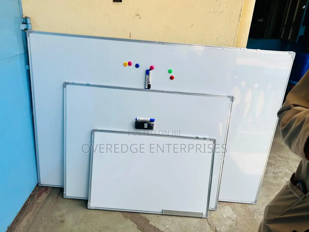Whiteboard 60cm by 90cm_white=Board Available.