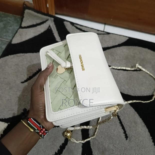 Elegant Solid Color Sling Bag - thumbnail 3