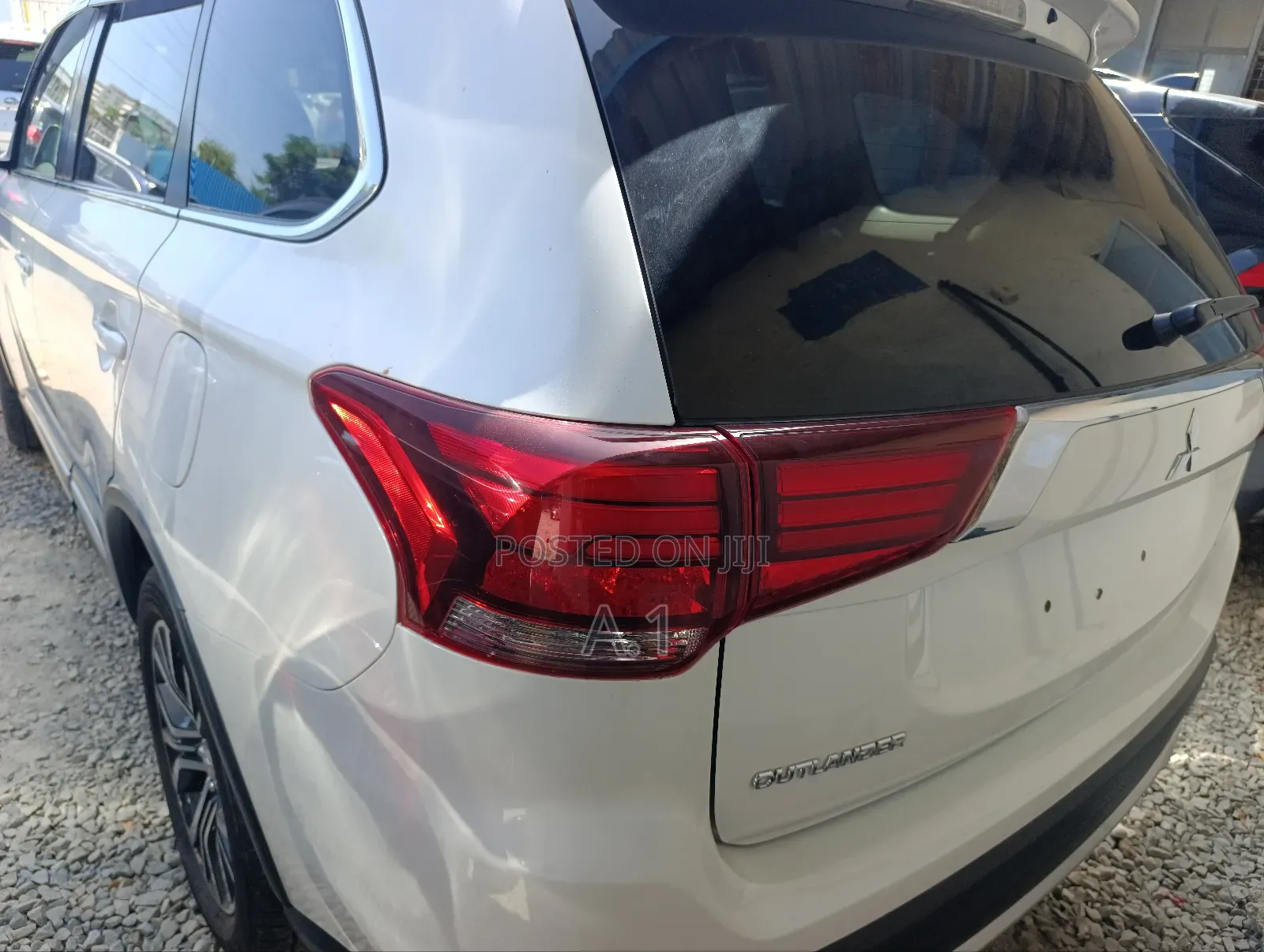 Mitsubishi Outlander 2019 White