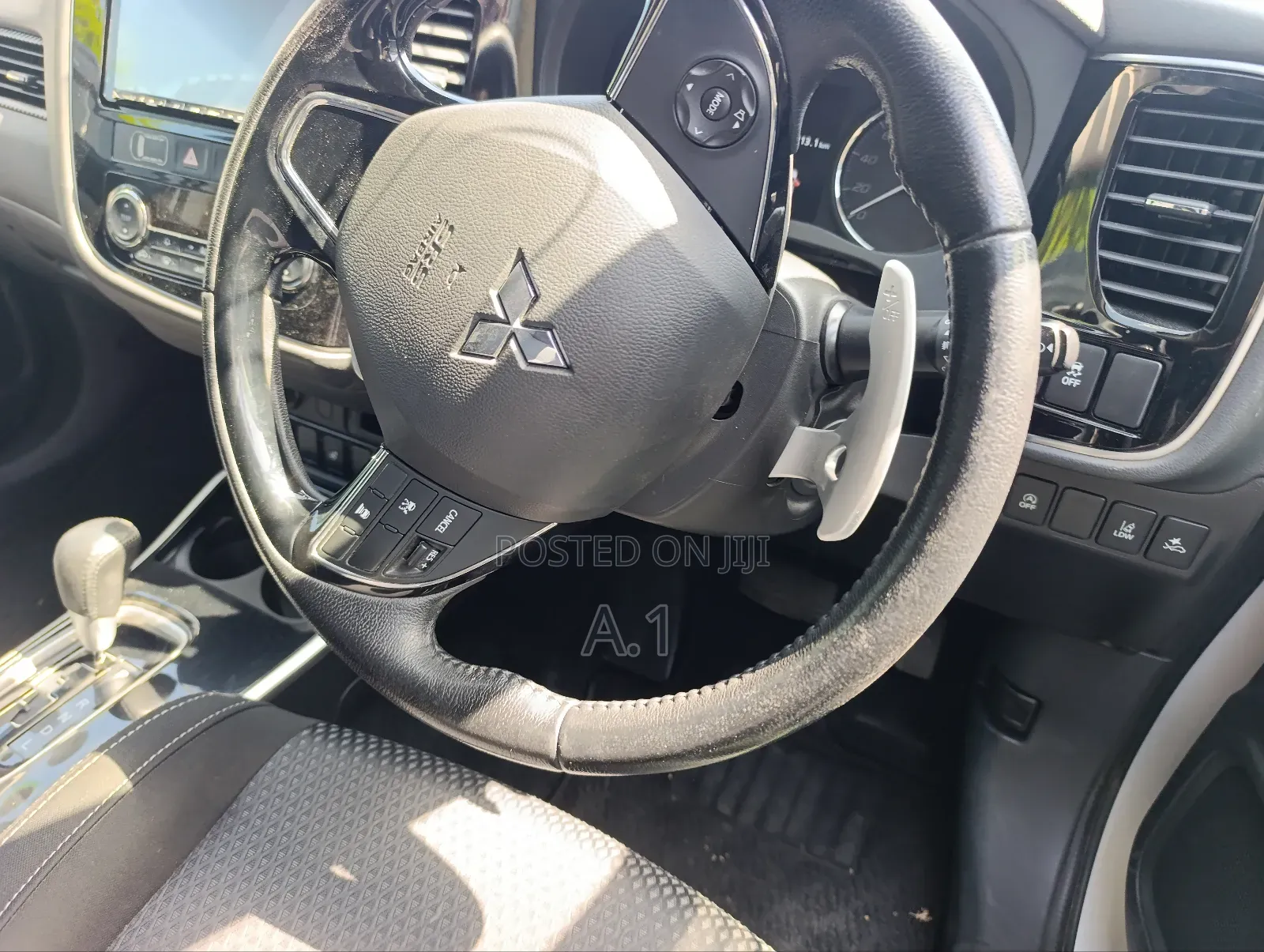 Mitsubishi Outlander 2019 White