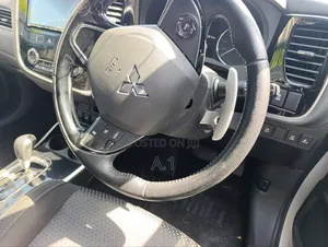 Mitsubishi Outlander 2019 White