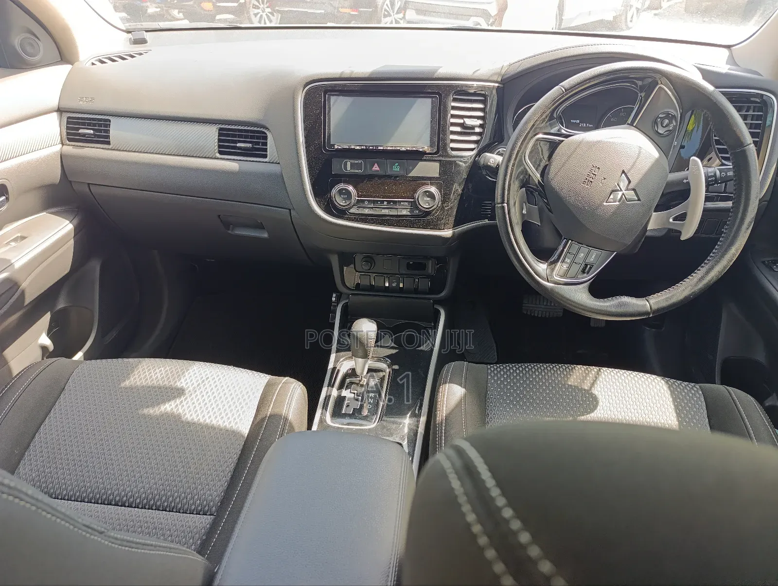 Mitsubishi Outlander 2019 White