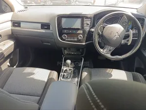 Mitsubishi Outlander 2019 White