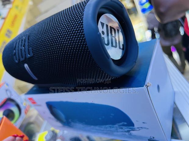 JBL Charge 5 Bluetooth Speaker - thumbnail 5