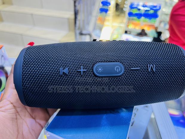 JBL Charge 5 Bluetooth Speaker - thumbnail 3