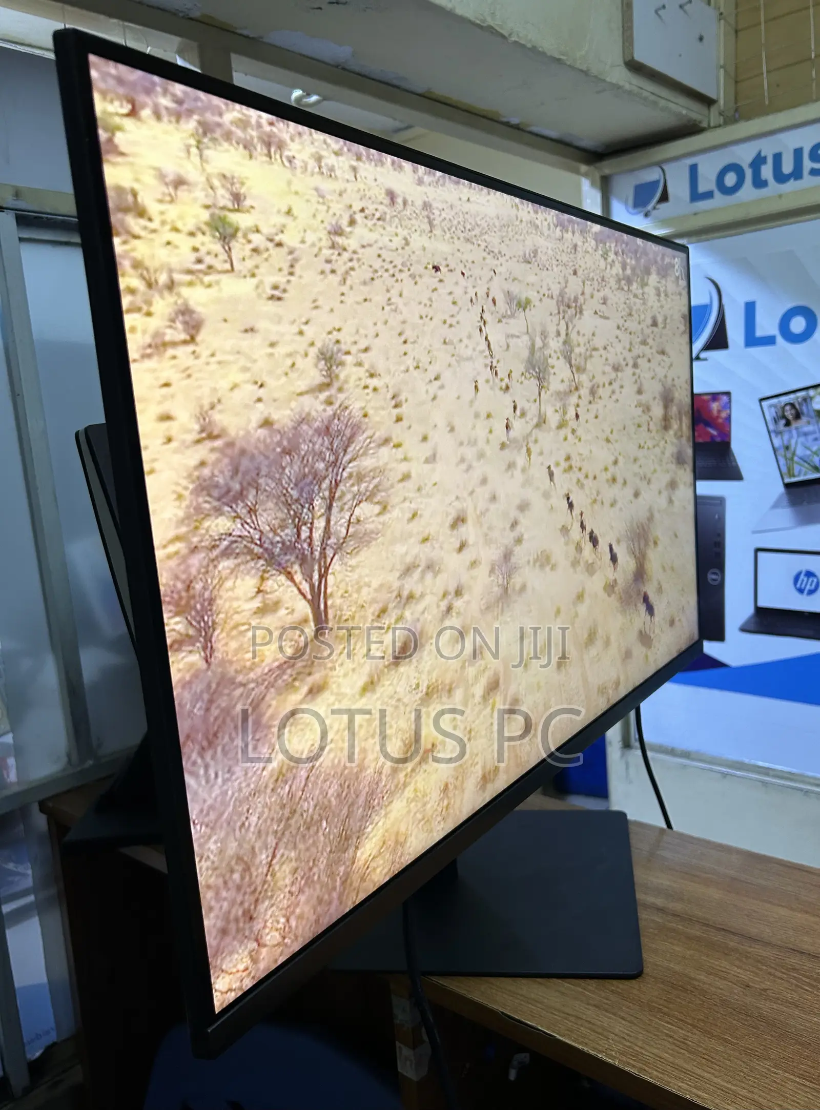 Model :F32tu874vn Samsung 32inch Monitor 4k