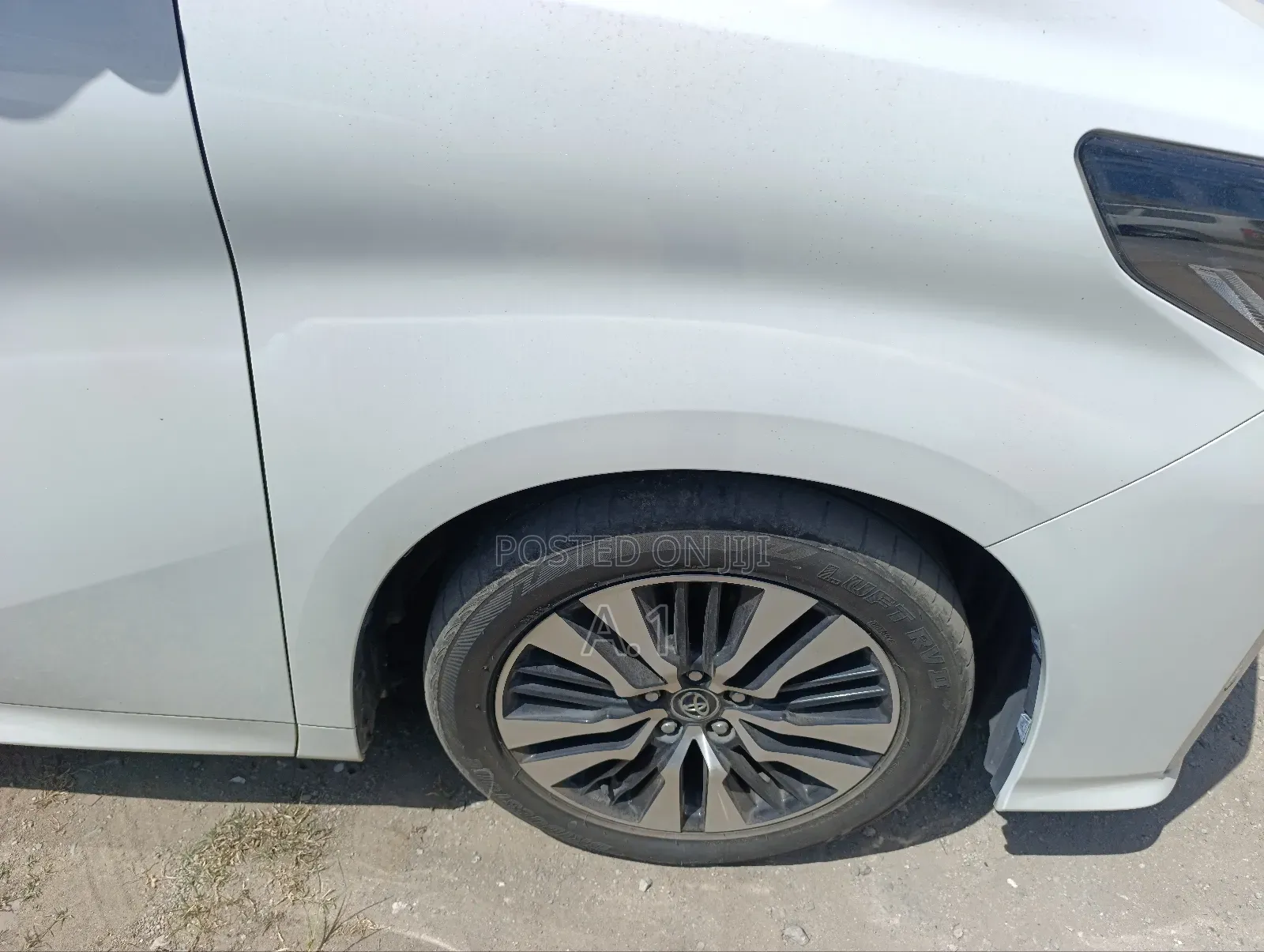 Toyota Alphard 2.5 Petrol FWD 2018 White