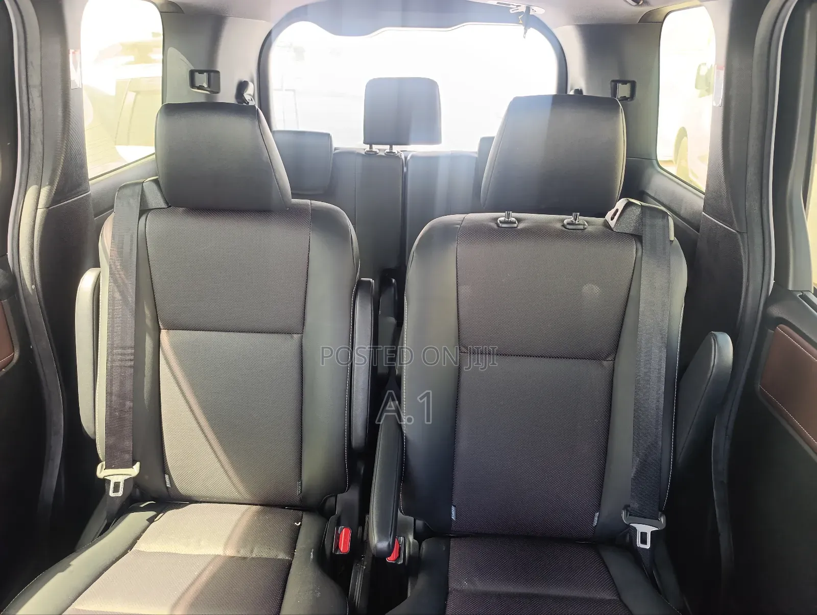 Toyota Esquire 2.0 FWD (7 seater) 2019 White