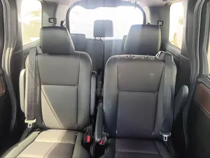 Toyota Esquire 2.0 FWD (7 seater) 2019 White