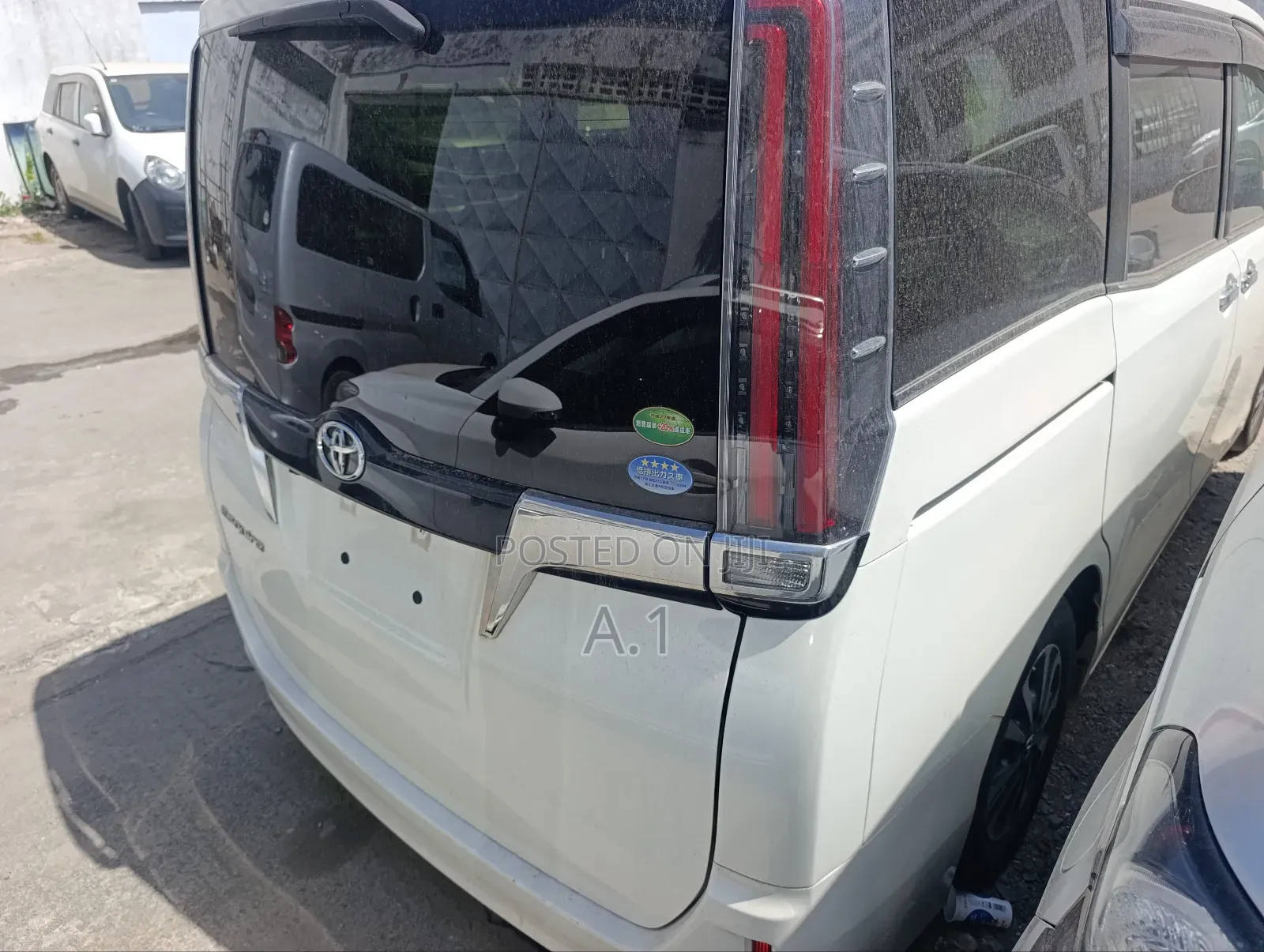 Toyota Esquire 2.0 FWD (7 seater) 2019 White