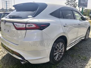 Toyota Harrier 2.0 2018 Pearl