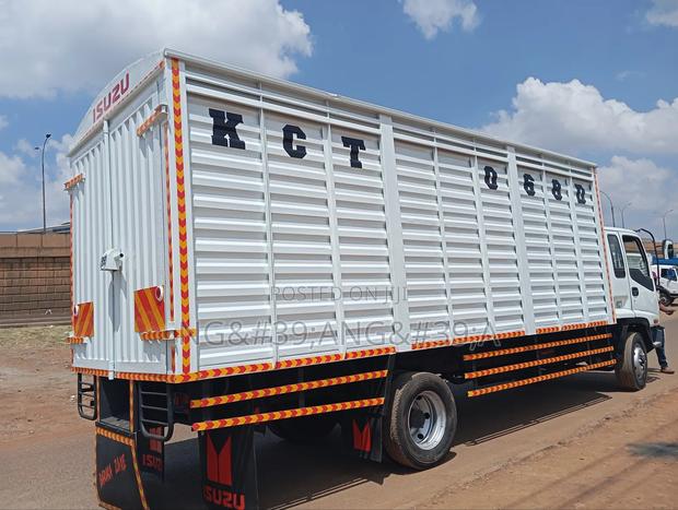 Isuzu FRR Lorry 2018 White - thumbnail 4