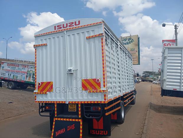 Isuzu FRR Lorry 2018 White - thumbnail 10