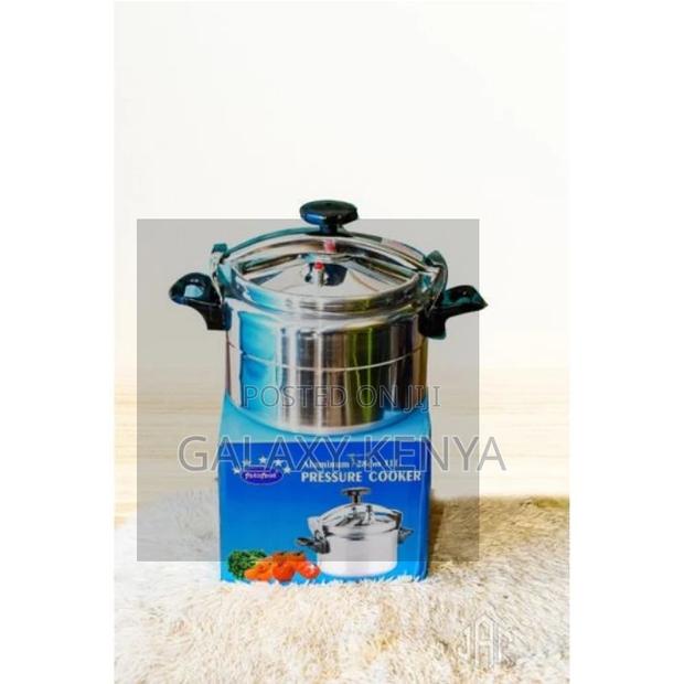 11l Aluminum Pressure Cookers - main view