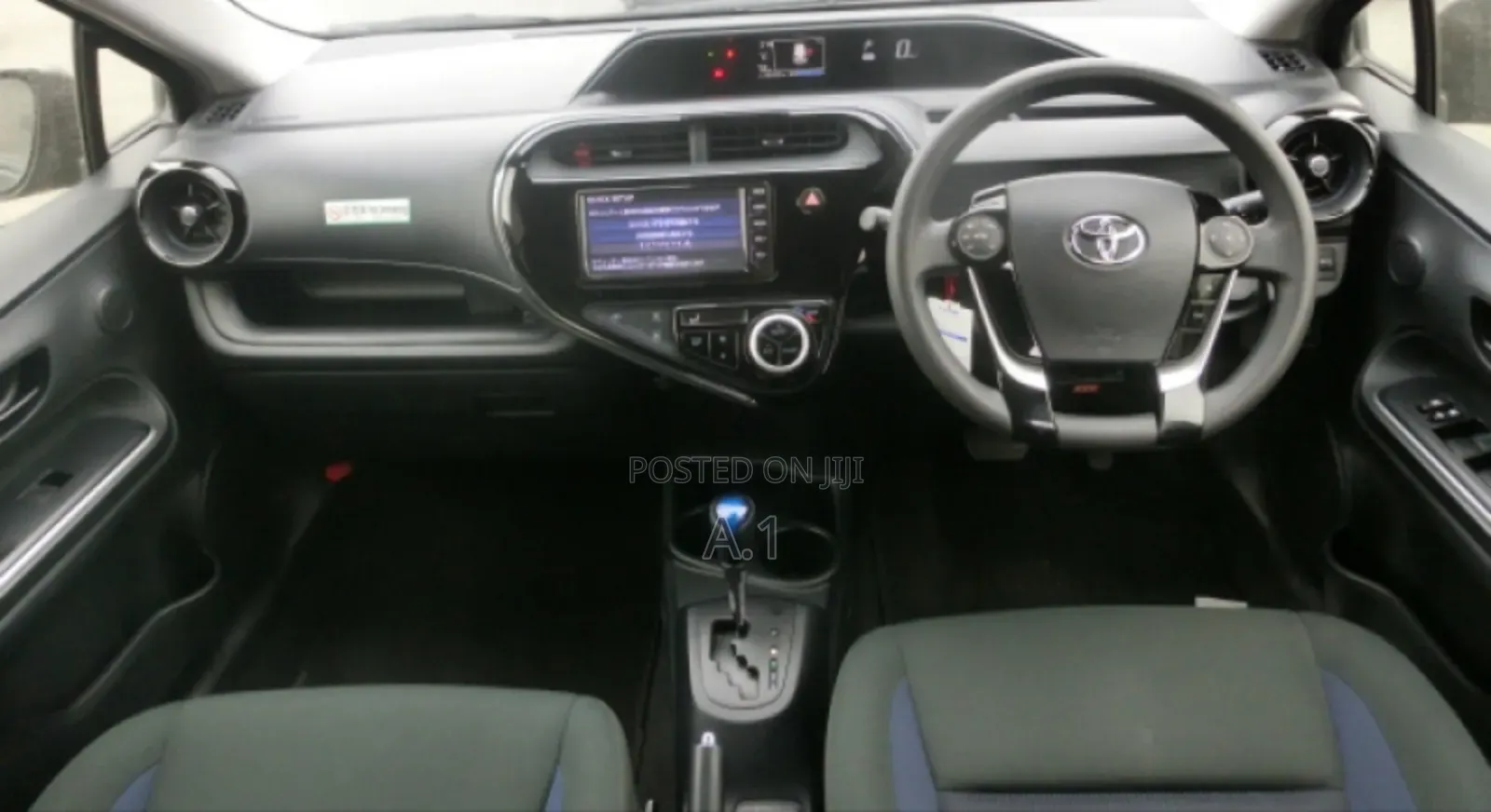 Toyota Aqua 2019 Silver