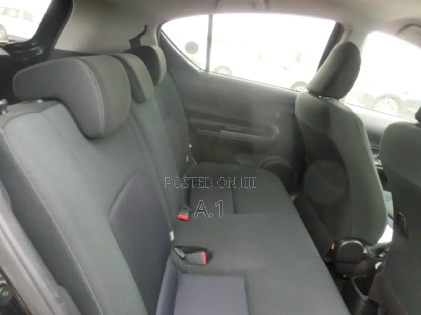 Toyota Aqua 2019 Silver