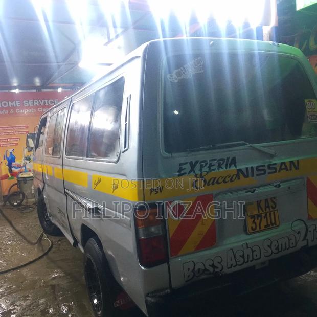 Nissan Caravan (Urvan) 2000 Silver - thumbnail 3