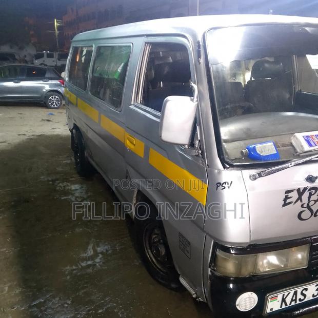 Nissan Caravan (Urvan) 2000 Silver - thumbnail 8