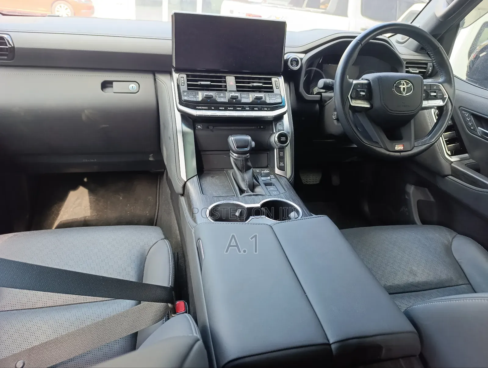 Toyota Land Cruiser LC300 2022 Black